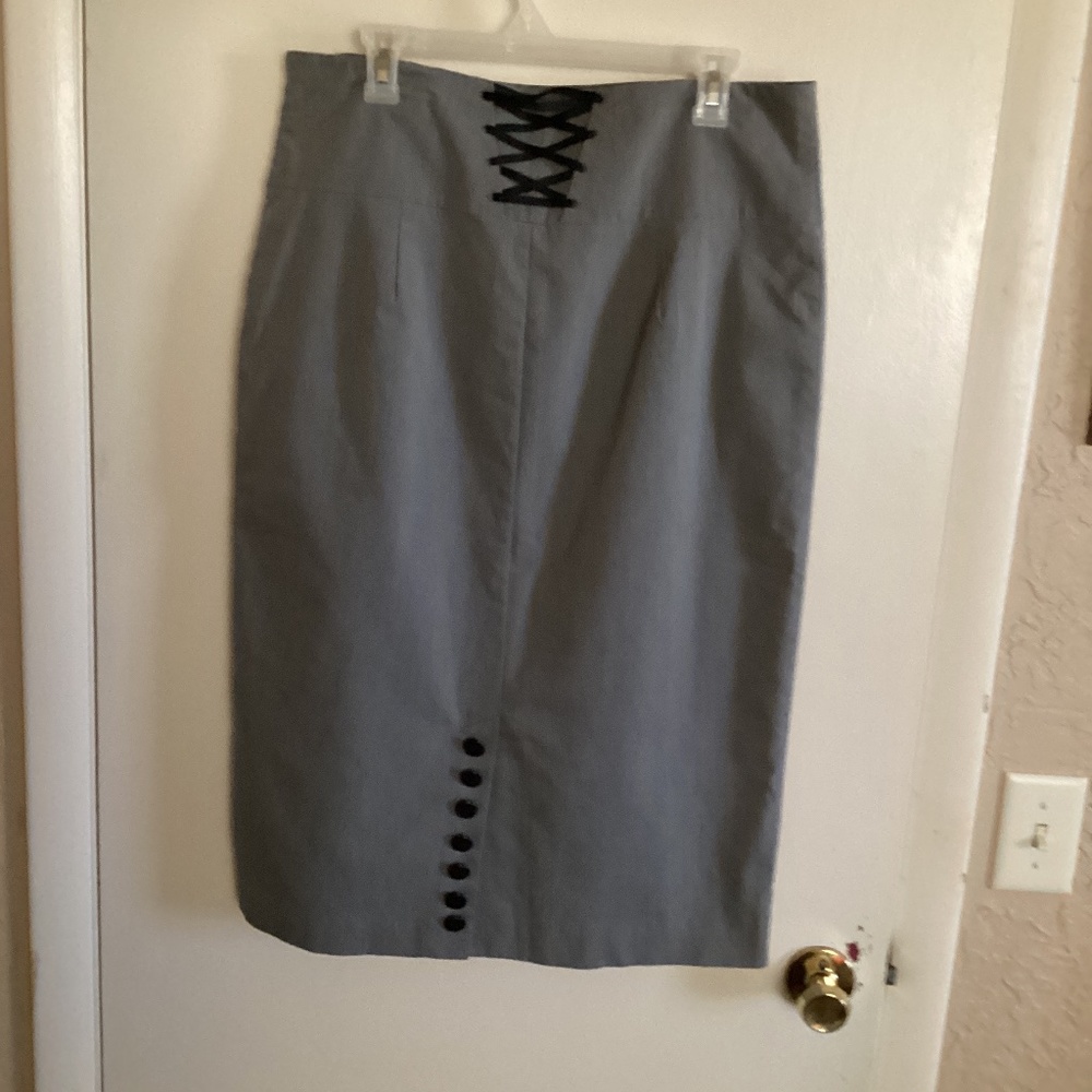 Straight skirt, Worthington brand, grey with black trim, size 14/16. - Picture 2 of 4